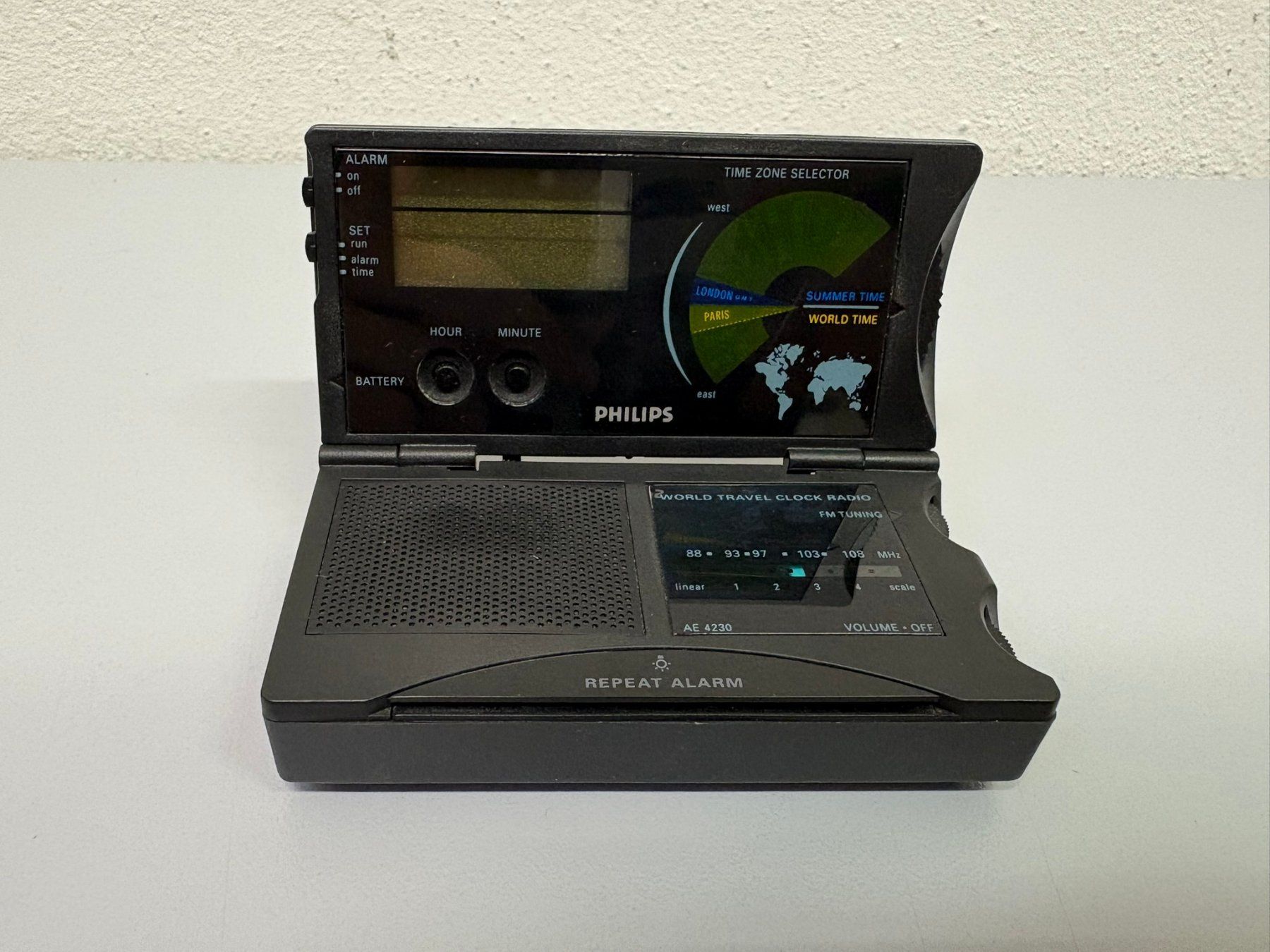 Philips Wecker: Philips AE4230 Reise-Weckerradio – Neu (gemäss Beschreibung) aus Hochdorf von av-electronics 1