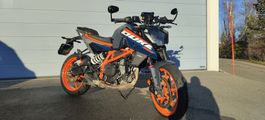 KTM Duke 390 – Très bon état – prête à rouler