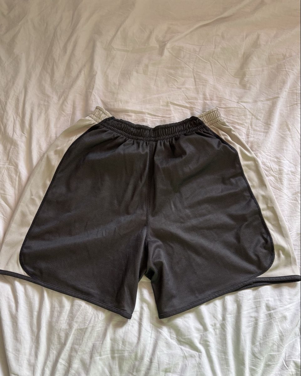 Pantaloni: Shorts vintage basketball – Usato da Pâquier-Montbarry venduto da dloic_ 2
