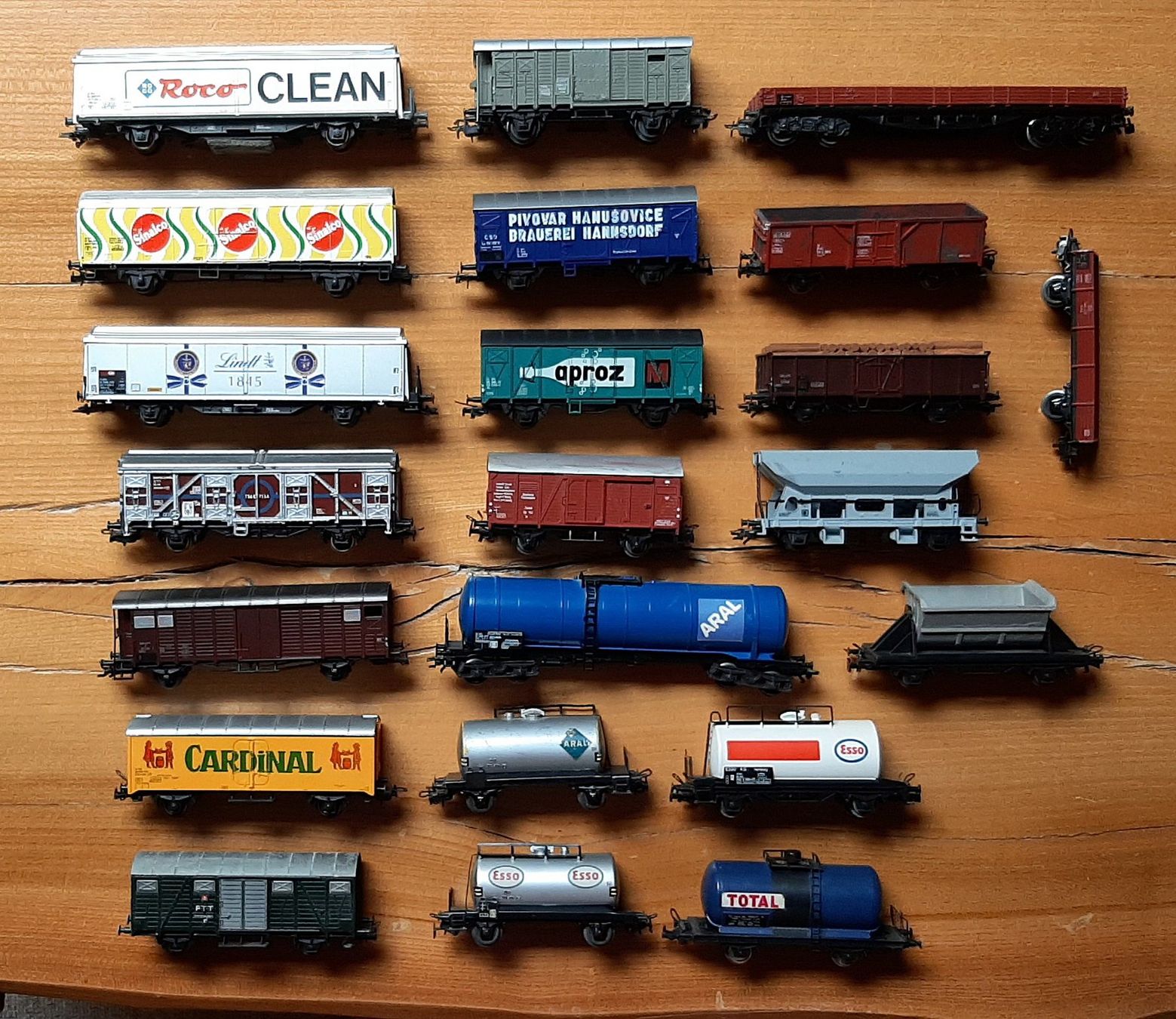 Märklin Modellini di ferrovie: 22 wagons HO – Usato da Monthey venduto da ficelles