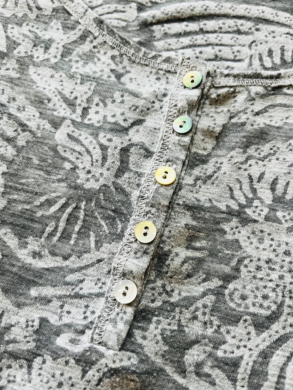 Lots de vêtements: T-Shirt Gr. S 2Stk Hellgrau – D'occasion à Ittigen par franzis6 2