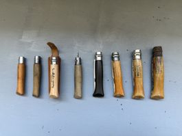 Lot de 7 couteaux Opinel et 1 couteau Le Bedjuis