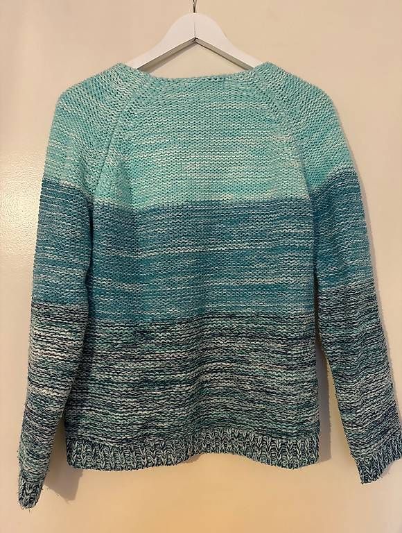 Pullover & Sweatshirts: Blauer kuscheliger Pullover – Gebraucht aus Baden von Chrisenft 1