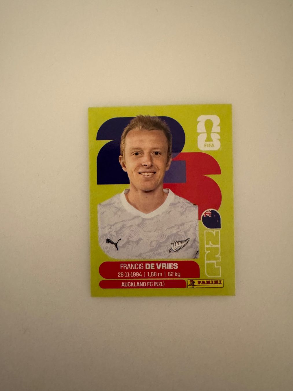 Panini Sammelbilder & Trading cards: Frances De Vries NZL 8 Panini FIFA 2026 WM Sticker – Neu und originalverpackt aus Giubiasco von Aragorn19