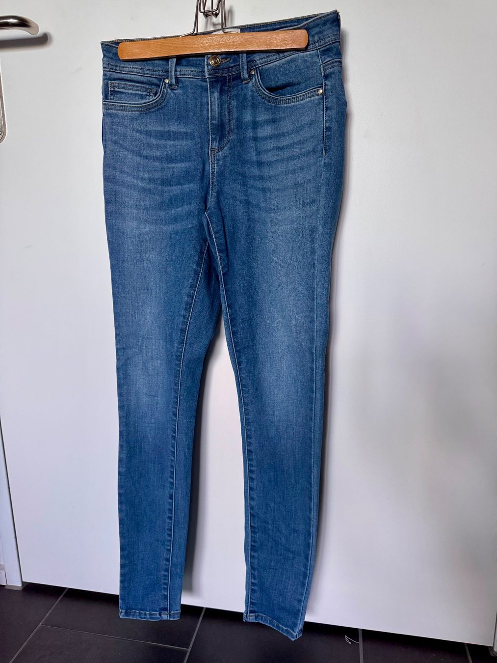 Only Jeans: Jeans von Only Gr. S/32 blau – Usato da Rothrist venduto da Fondgruebe