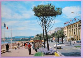Cannes - La Croisette et le Palais des Festivals