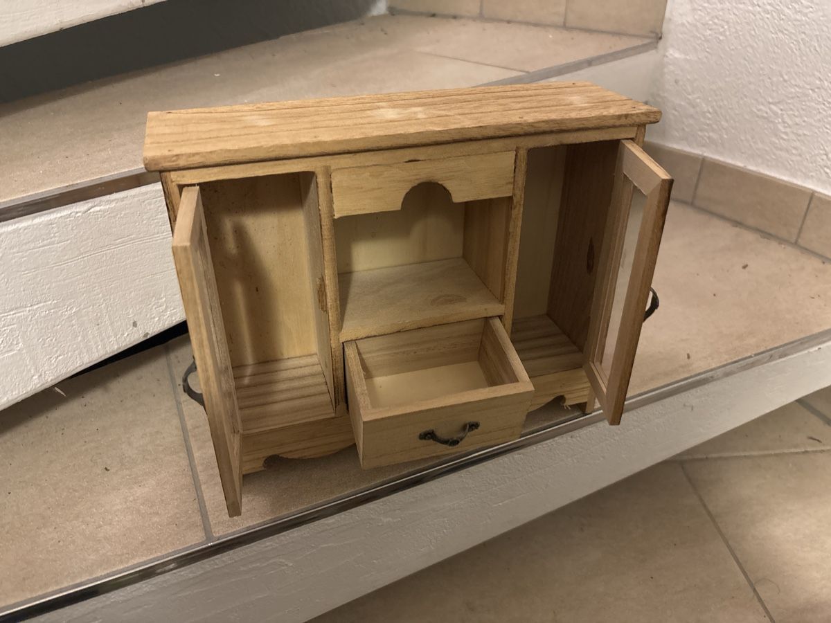 Case e mobili per bambole: Puppenschrank  – Usato da Wil ZH venduto da Pfisti87 1