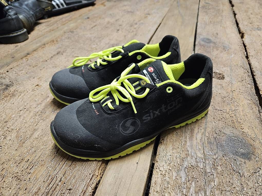 Scarpe da uomo: Sicherheitsschuhe gr. 42 – Usato da Cazis venduto da Morrisb