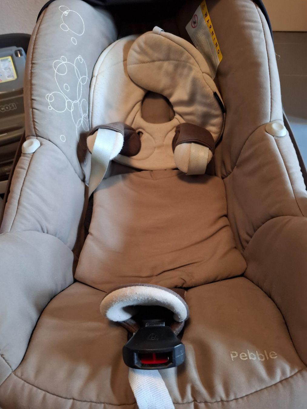 Maxi-Cosi Seggiolini per auto: Maxi Cosi, Babyschale beige – Usato da Rorschacherberg venduto da LUI1981 1