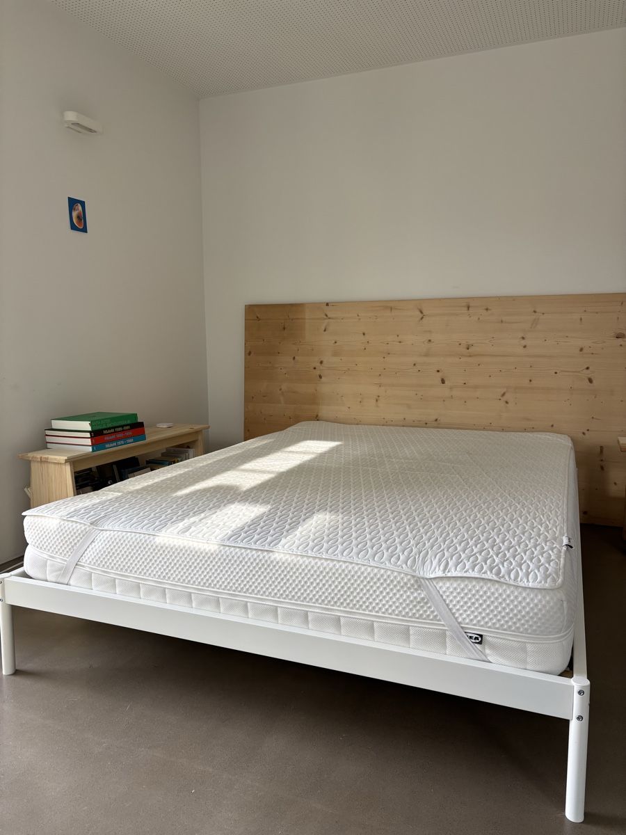 Lits: IKEA bed and mattress NEW – Neuf (Voir description) à Zürich par blackblack 1