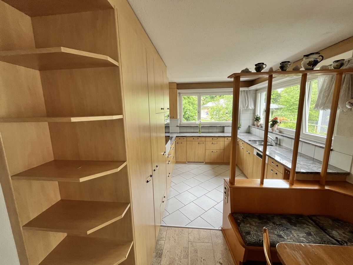 Cucine complete: Schweizer Einbauküche mit Granitabdeckung – Usato da Rotkreuz venduto da Manumak5