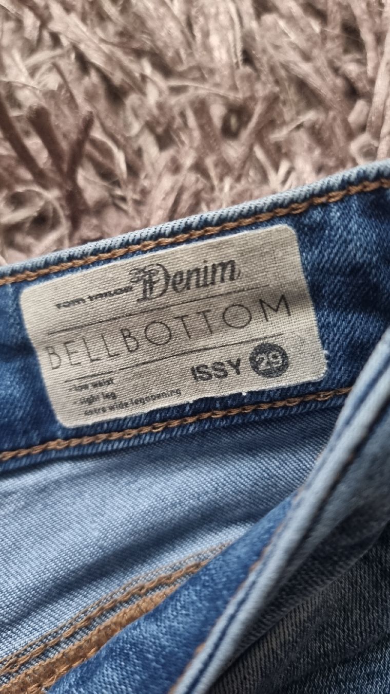 Tom Tailor Jeans: Tom Tailor Issy Bellbottom Jeans .Gr. 29🌼 – Nuovo (secondo la descrizione) da Rüthi (Rheintal) venduto da Nicoleodion 1