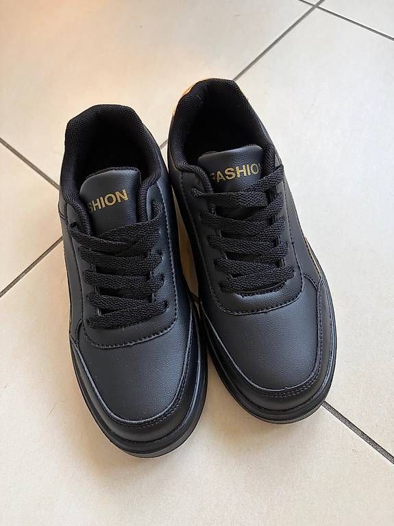 Damenschuhe: Basket noir neuves – Neu und originalverpackt aus bernex von salomee01 2
