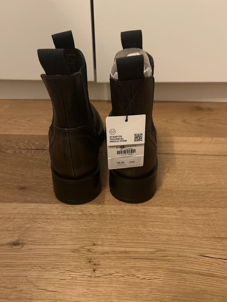 Zara Scarpe da donna: ZARA Stiefel (Grösse 37 - nie getragen) – Nuovo e nell'imballaggio originale da Olten venduto da Alina_9jxy 2