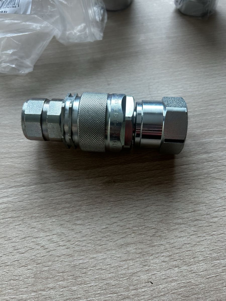 Tutti gli attrezzi: Stecker und Muffe von Hydrauliksystem – Nuovo e nell'imballaggio originale da Gretzenbach venduto da TeaRex 4