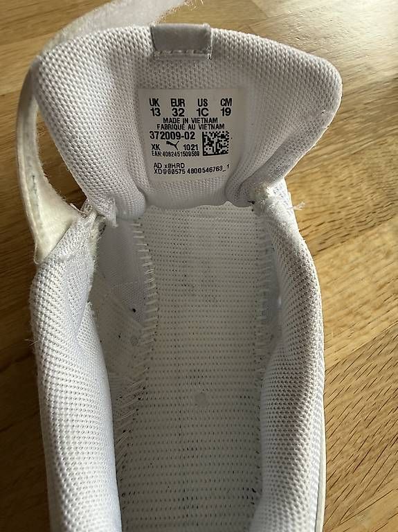Scarpe per ragazzi: Neuwertige Puma Turnschuhe Grösse 32 – Usato da Hersiwil venduto da Sheila1986 3