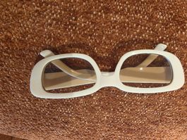 Sonnenbrille weiss eckiger Rahmen guter Zustand gebraucht