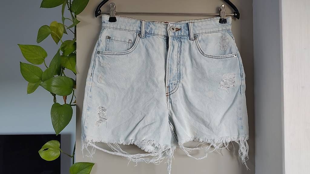Hosen: H&M Hotpants Gr. 36 – Gebraucht aus Solothurn von Claudiaf11