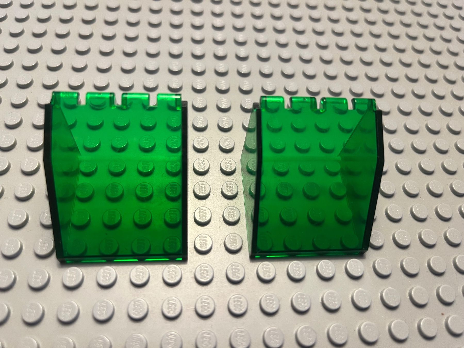 Lego Kit di costruzioni: Lego 2x Space Windschutzscheibe (4474) – Usato da Basel venduto da Swi-7621
