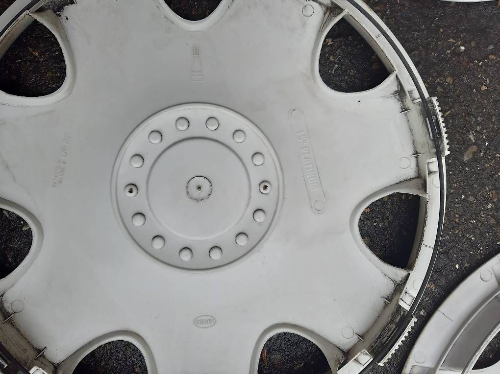 Alle Autoersatzteile: Radkappen  – Gebraucht aus Elsau von ZOLOLI 1