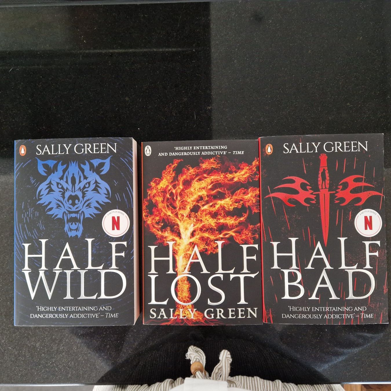 Libri: 3x Sally Green Halte Bücher, Half Bad, Lost, Wild – Usato da Gränichen venduto da sunchi07