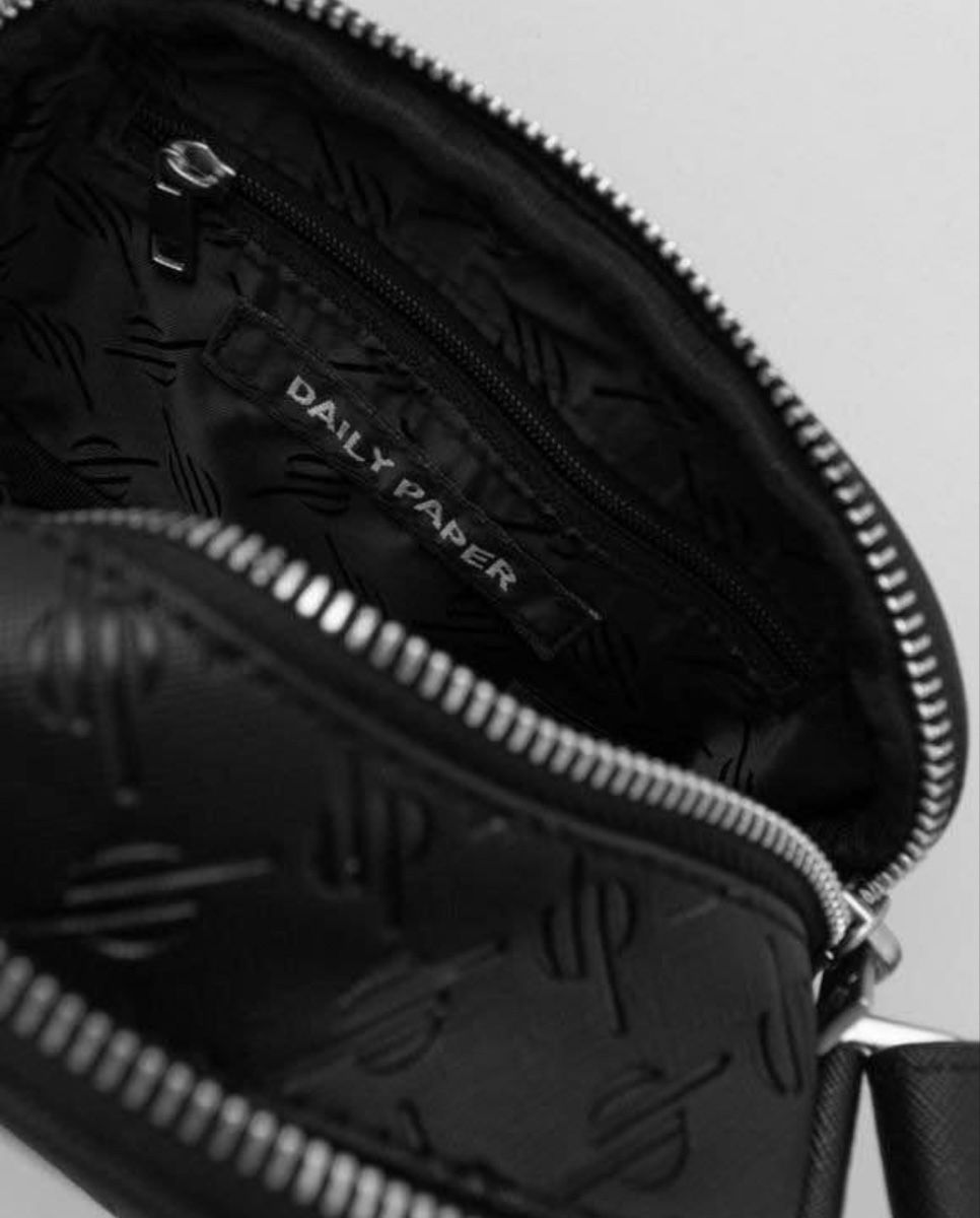 Borse: Sac Daily Paper noir – Nuovo (secondo la descrizione) da Courroux venduto da rcoma2x 4