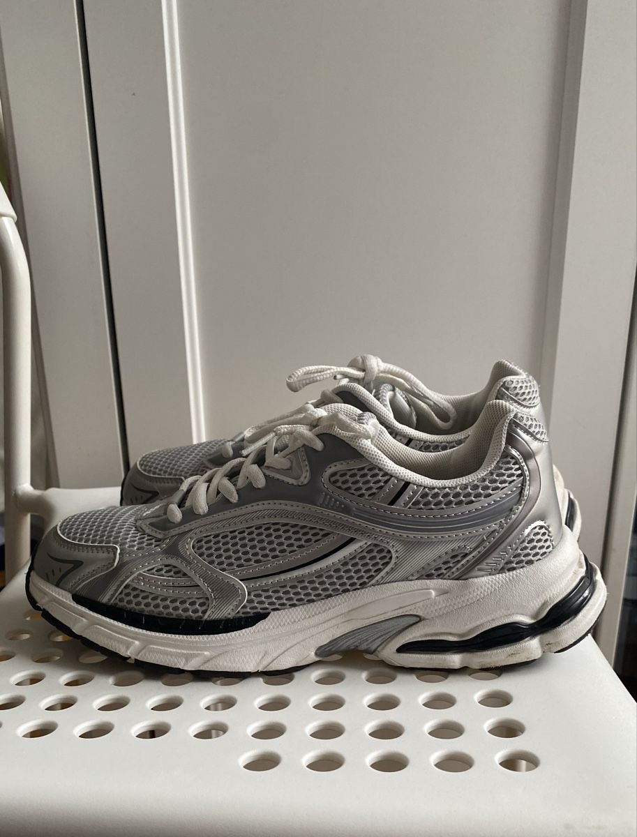 Scarpe da donna: Catwalk Metallic Silber Sneakers 37 – Usato da Givisiez venduto da dor_xb9k 1