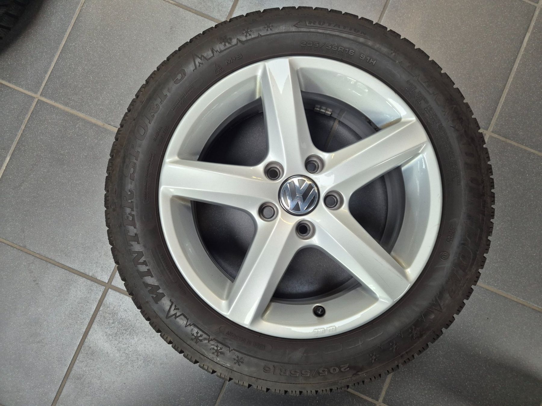 Volkswagen Pneumatici & Ruote complete: Winterräder 16" VW Passat – Usato da Winterthur venduto da WEWi-Ersatzteile