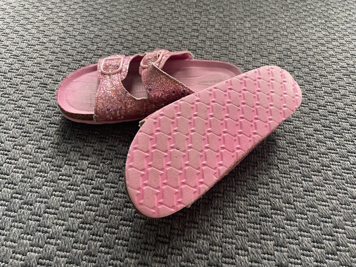 Scarpe per ragazze: Sommer-Schuhpaket Grösse 35 – Usato da Wegenstetten venduto da Marcus2222 1