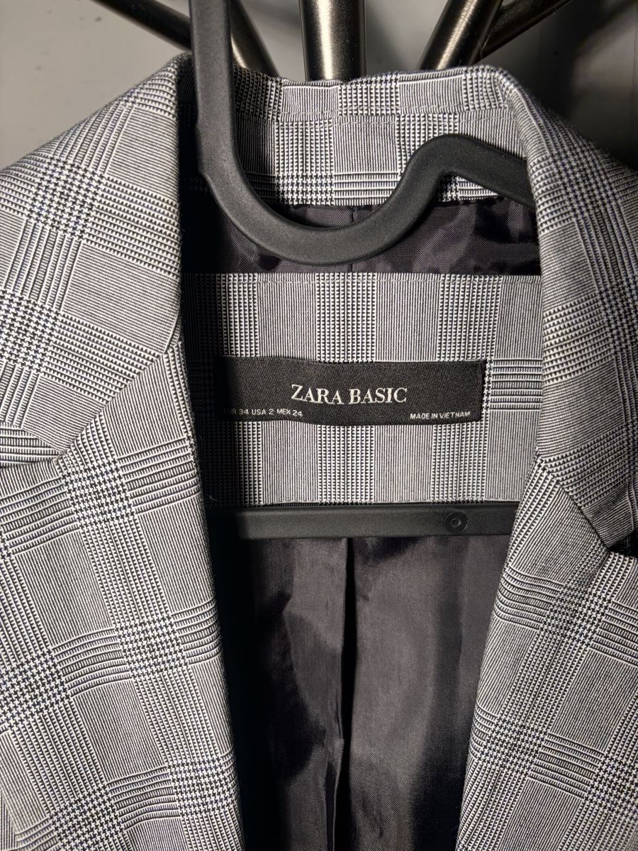 Zara Jacken: Blazer Zara Basic kariert grau Grösse 34 – Gebraucht aus Büsserach von SalebyGianni 1