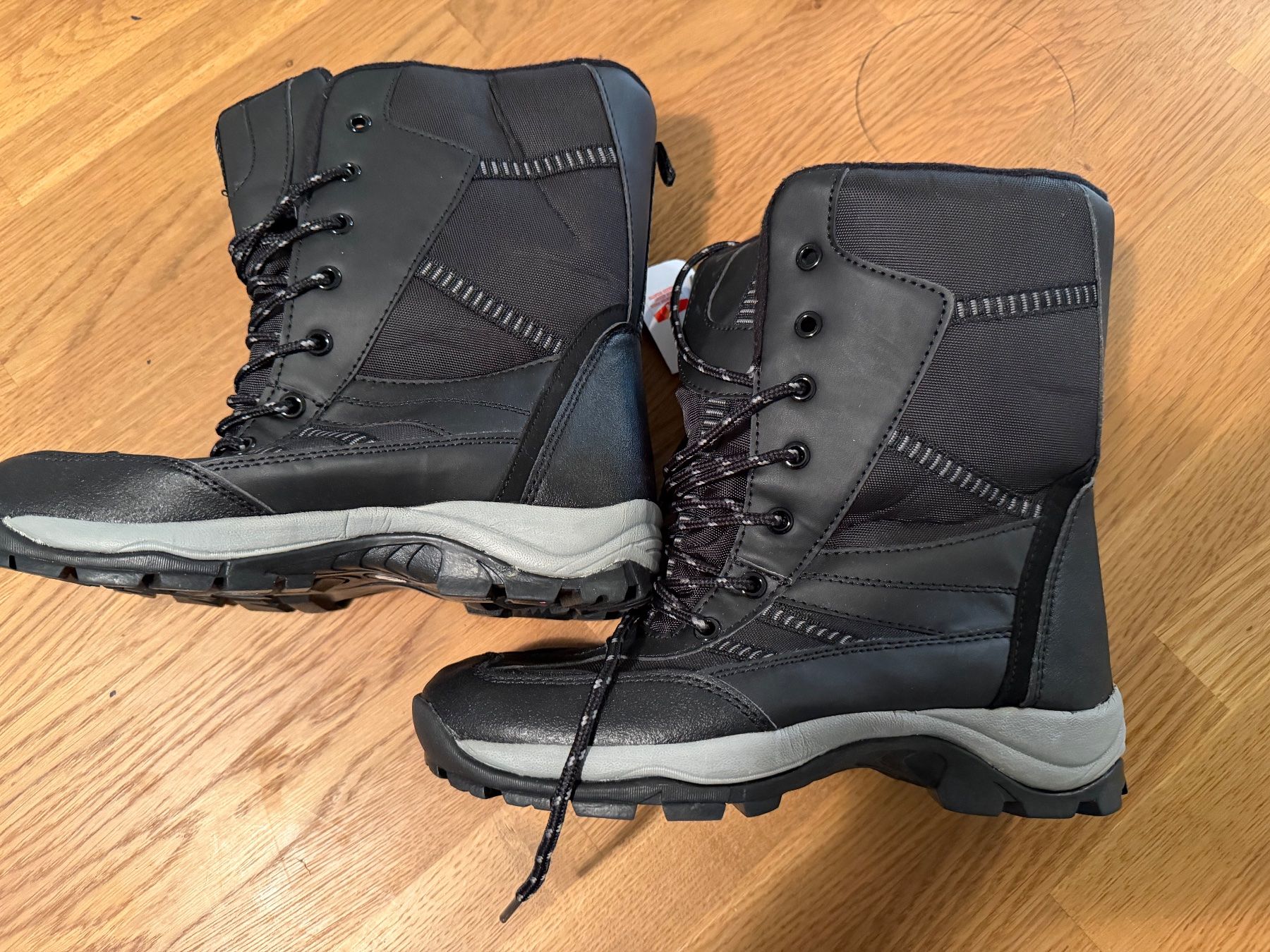 Damenschuhe: Neue Winterstiefel Grösse 36/37 – Neu (gemäss Beschreibung) aus Bettlach von Tradenet100