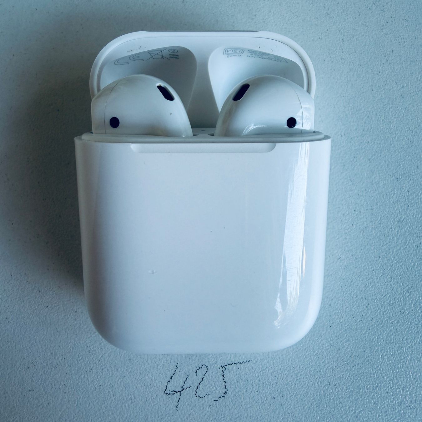 Apple Kopfhörer: Original Apple AirPods 2 Gen. Wireless Kopfhörer & Case – Gebraucht aus Basel von MY.AIRPODS.SHOP