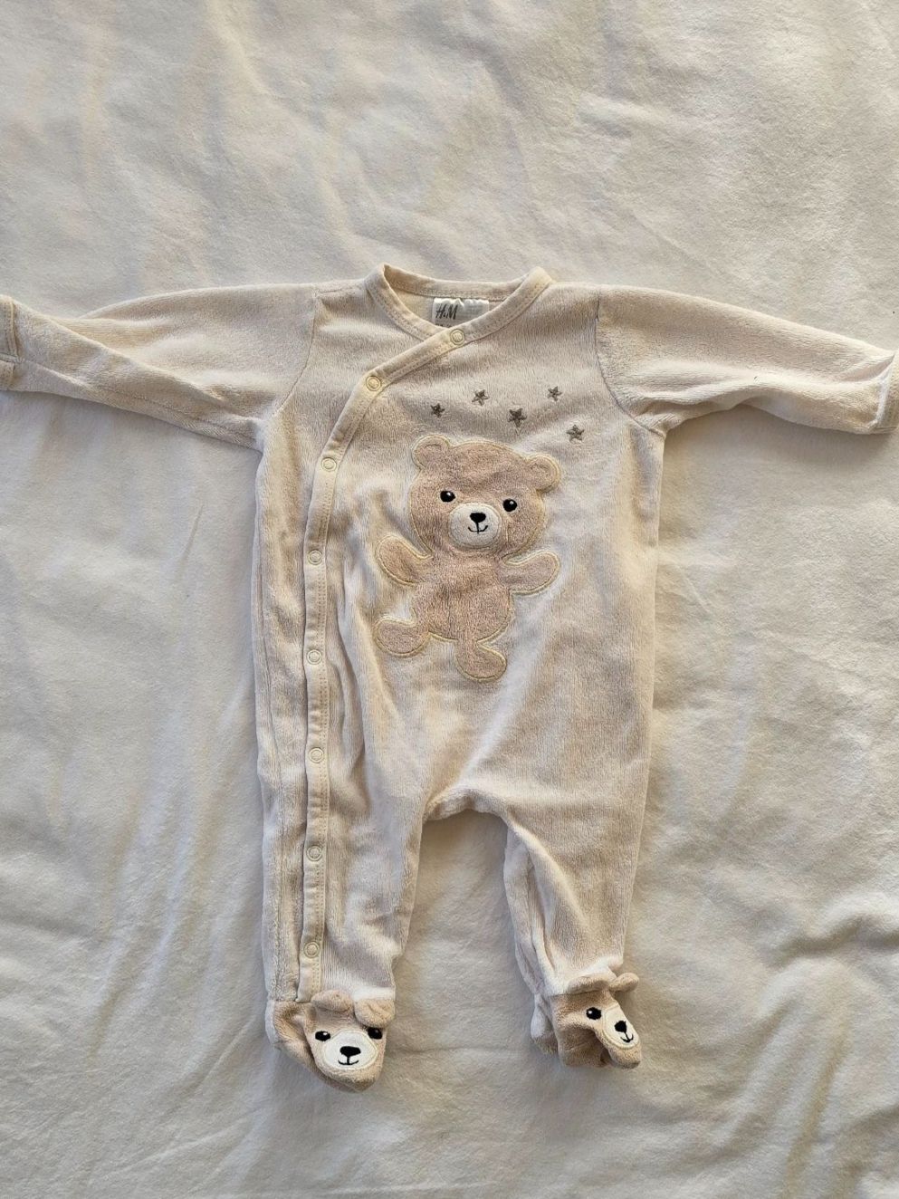 H&M Pyjamas & Ähnliches: warmer Baby Strampler – Gebraucht aus Alpthal von M.J.A.