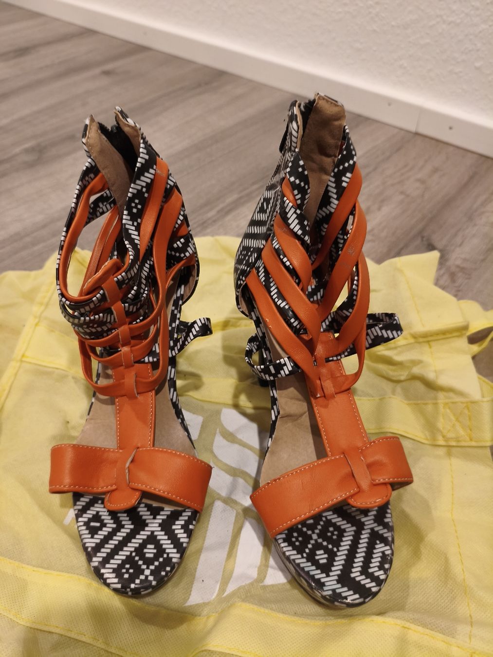Scarpe da donna: Scarpe estive – Usato da Bioggio venduto da OresteIronix 2