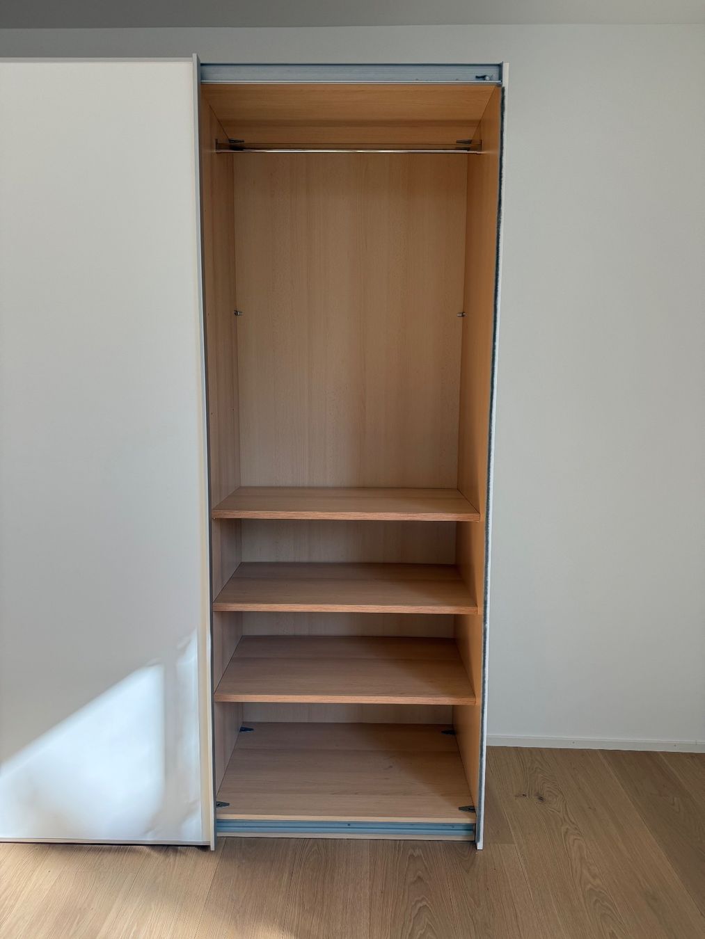 Armadi: Kleiderschrank – Usato da Zürich venduto da epsteinbern 3