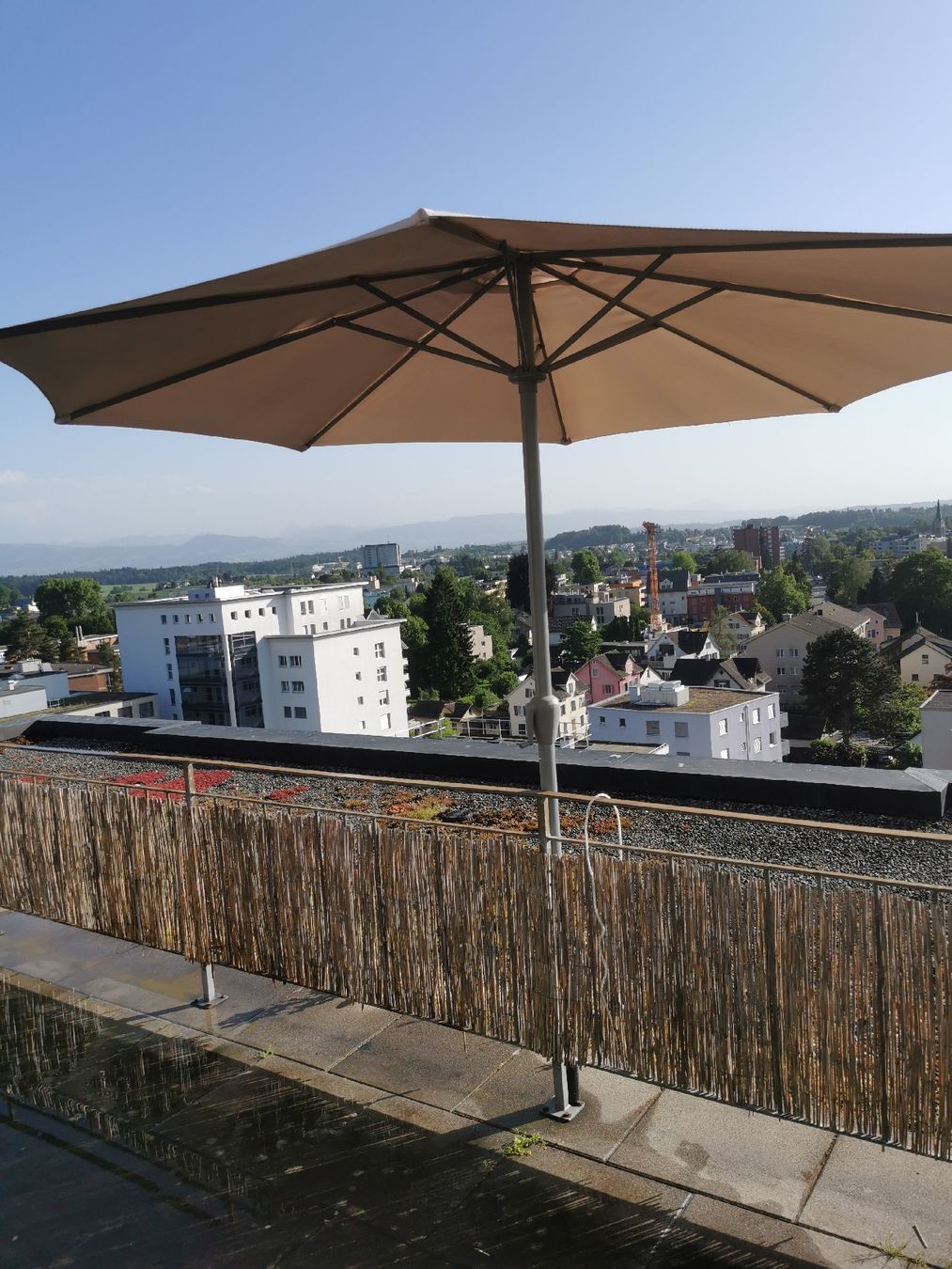 Parasols: Grosser Sonnenschirm für Garten oder Balkon – D'occasion à Wetzikon ZH par Tothart 1