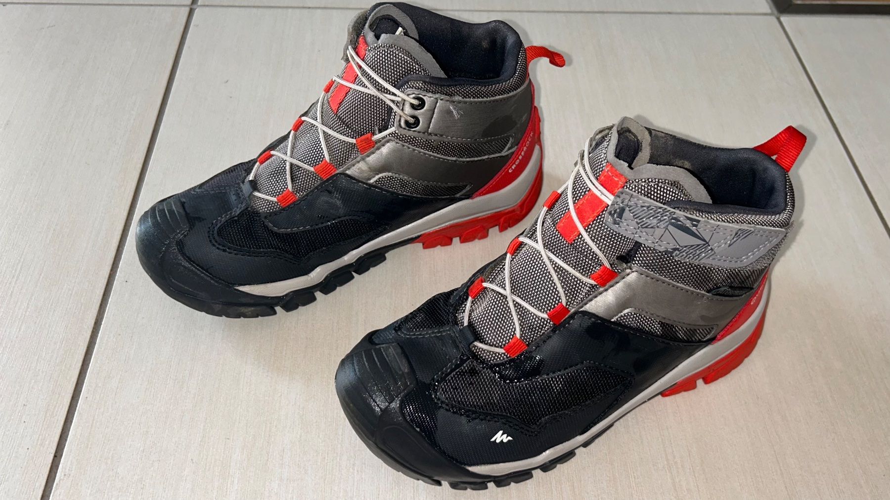 Decathlon Scarpe per ragazzi: Wanderschuhe Gr. 32 – Usato da Sevelen venduto da Glueckstreffer.62 1