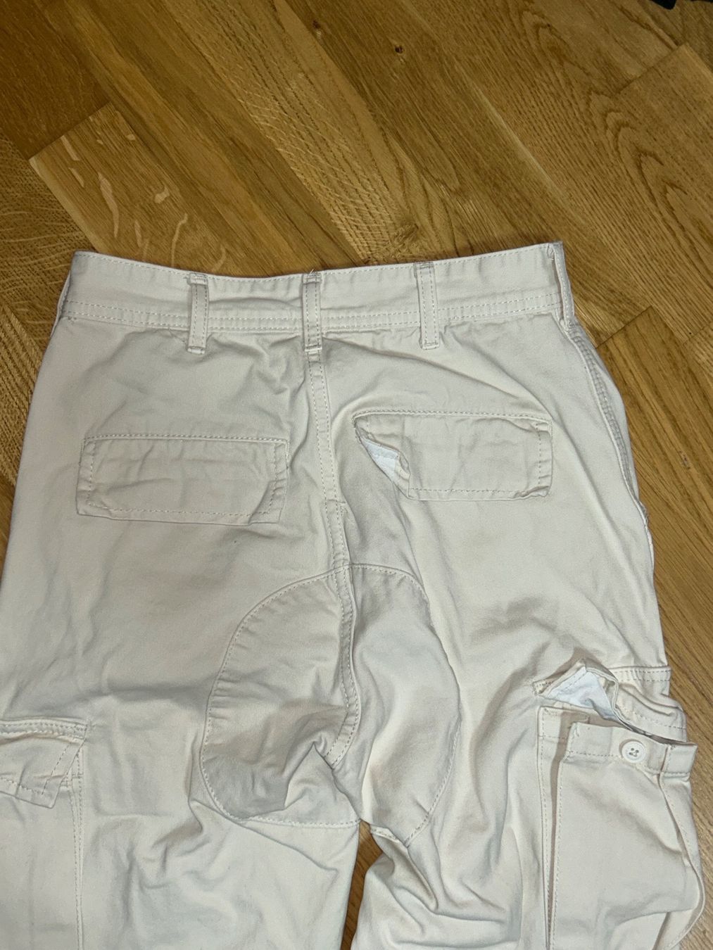 Pantaloni: BEIGE CARGOHOSEN – Nuovo (secondo la descrizione) da Luzern venduto da Suneha 4