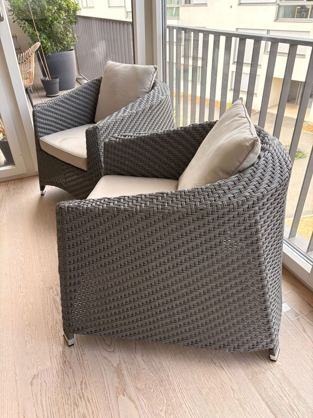 Pfister Set di tavolo e panche: Balkonmöbel – Usato da Rheinfelden venduto da ashsuchak 8