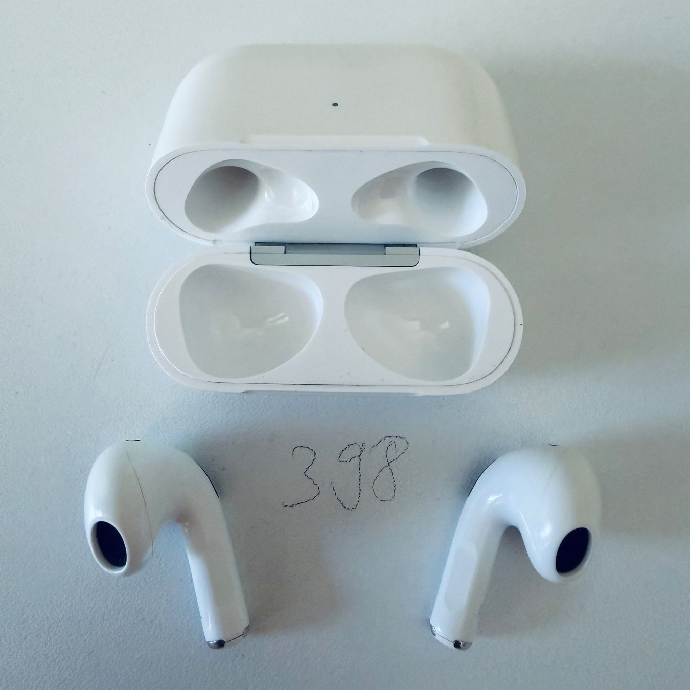 Apple Cuffie: Original Apple AirPods 3 Gen. Kopfhörer mit MagSafe Case – Usato da Basel venduto da MY.AIRPODS.SHOP 1