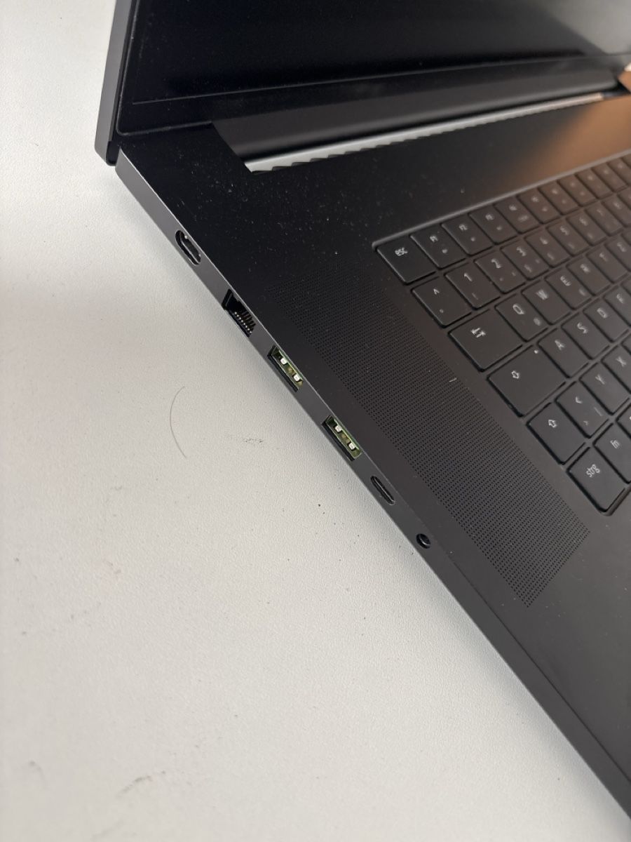 Razer Notebook: Razer Blade 18 – Usato da Basel venduto da lau_vr2d 3