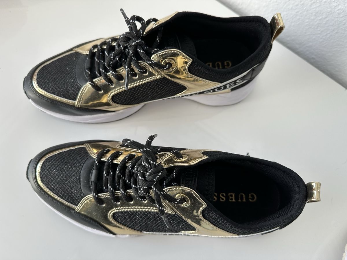 Guess Scarpe da donna: GUESS Sneakers Grösse 41 – Nuovo (secondo la descrizione) da Dietikon venduto da Eveline1974 1