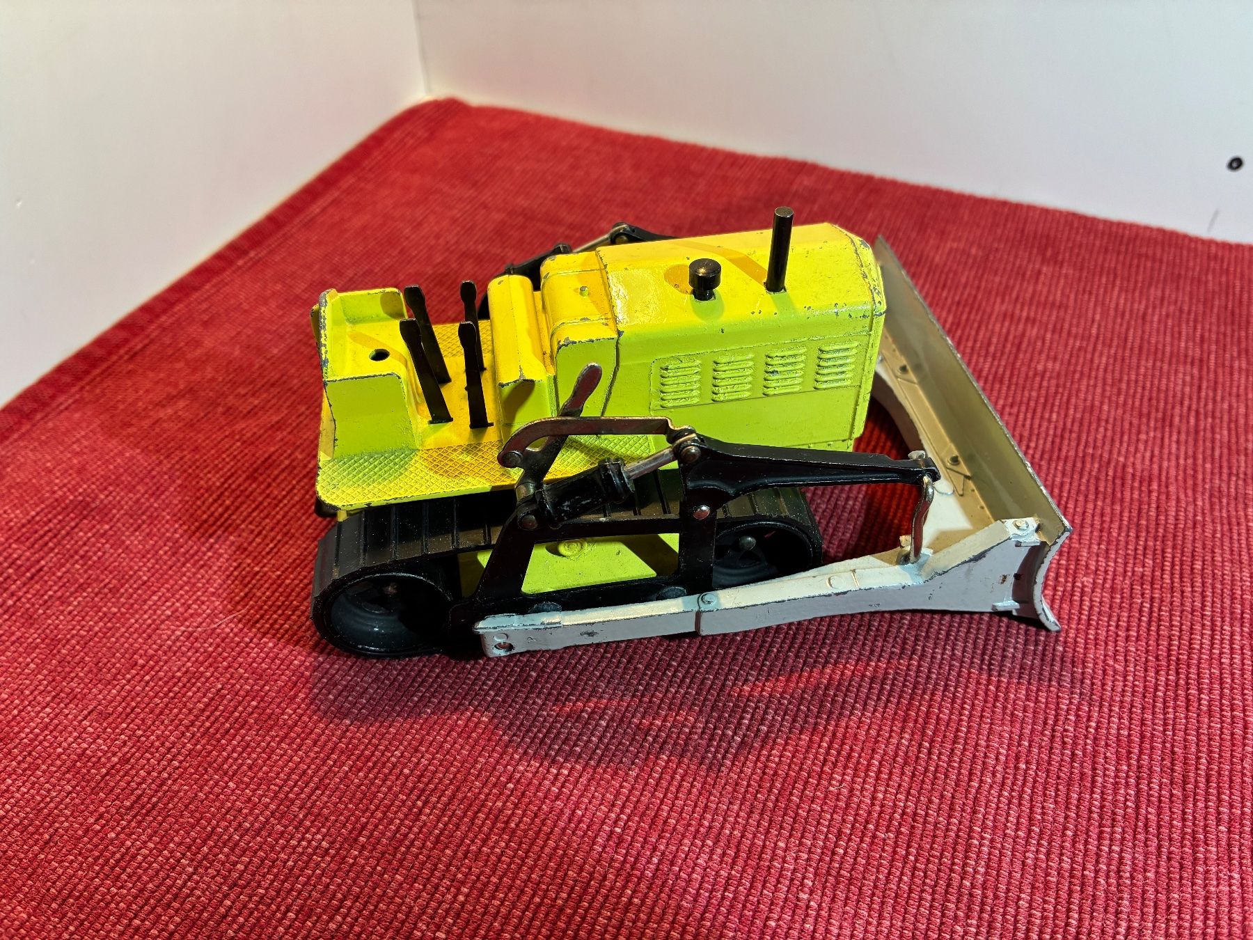 Dinky Toys Modellini d'auto: Dinky Bulldozer – Usato da Gümmenen venduto da Supererland 4
