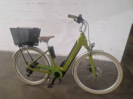 Vélo électrique Cube Ella Ride Hybrid 500  Cadre bas  Vert