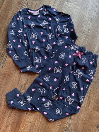 Tolles Pyjama Gr. 110/116, Neu