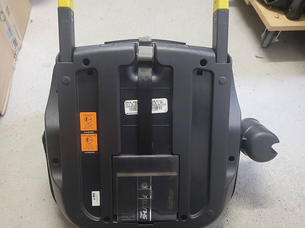 Seggiolini per auto: Autokindersitzerhöhung mit Isofix – Usato da Bad Ragaz venduto da Bergmaus_sancho