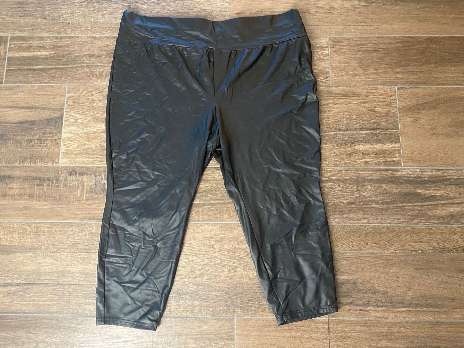 Shein Hosen: Hose in Leder-Optik schwarz Gr. 52 - 54 – Gebraucht aus Pratteln von a23_j2gs
