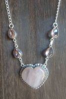 Collana a cuore in argento con quarzo rosa