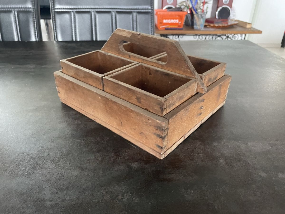 Casse di trasporto: Ancienne Petite Caissette en Bois Massif – Usato da Vallamand venduto da Bricbracbroc82 1