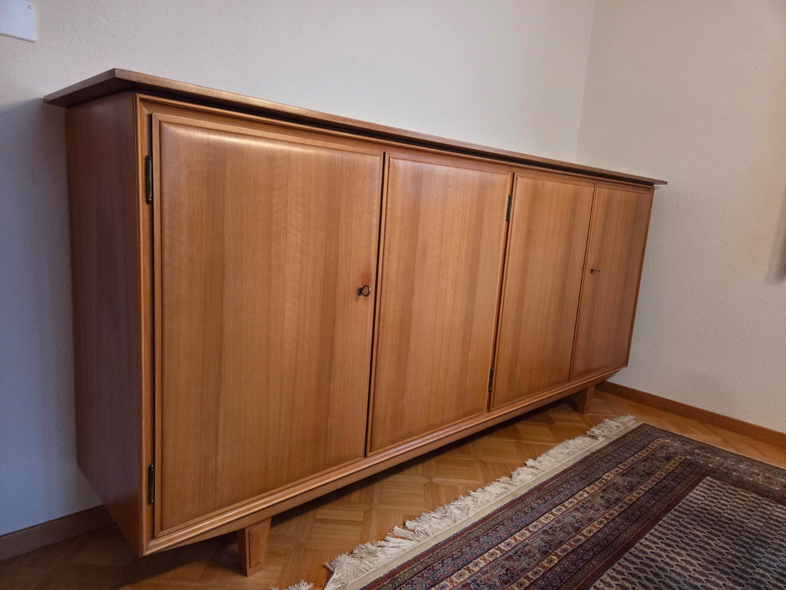 Credenze: Vintage Holzbuffet / Sideboard – Usato da Bellach venduto da artho_susanne